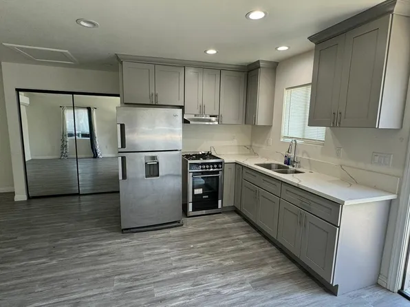2916 E Thompson St #B, Long Beach, CA 90805