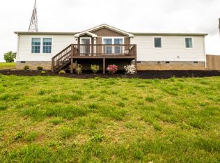 616 Towers Dr, Dandridge, TN 37725