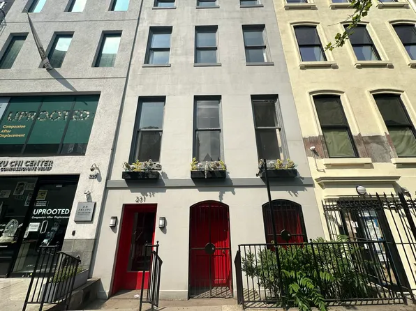 231 East 60th Street 1 image 2 of 9
