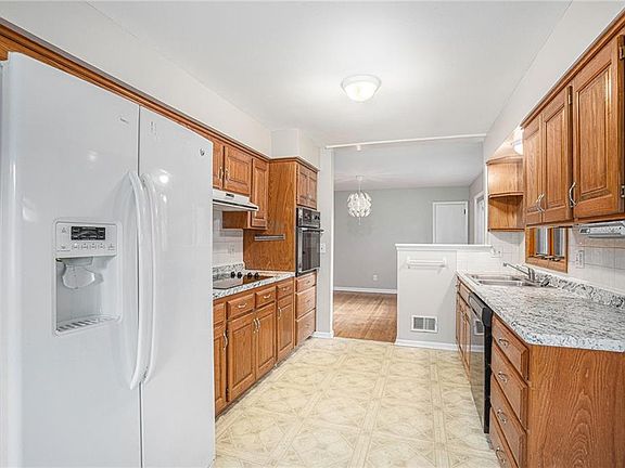 4th image of 2030 N 83rd St