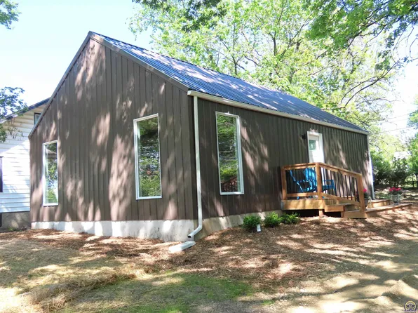 140 NW Louise St, Topeka, KS 66606