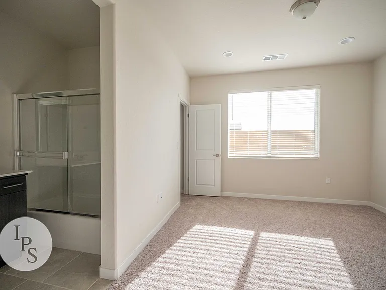 370 Lodge Rd S — Photo 11