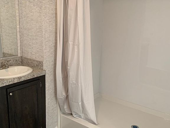 3rd image of 154 NW Kenny Ct #130