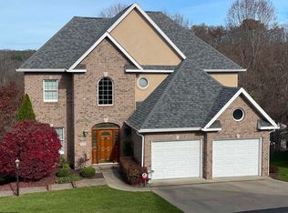 1006 Lucas Dr, Morgantown, WV 26505