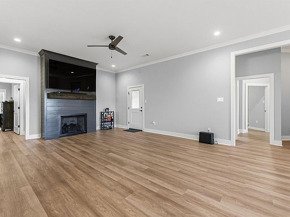 3rd image of 5900 Rope Trl