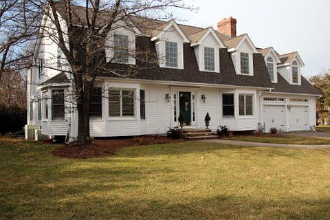 End of cul de sac, front