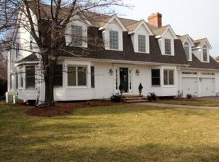 12 Wheelwright Rd, Medfield, MA 02052