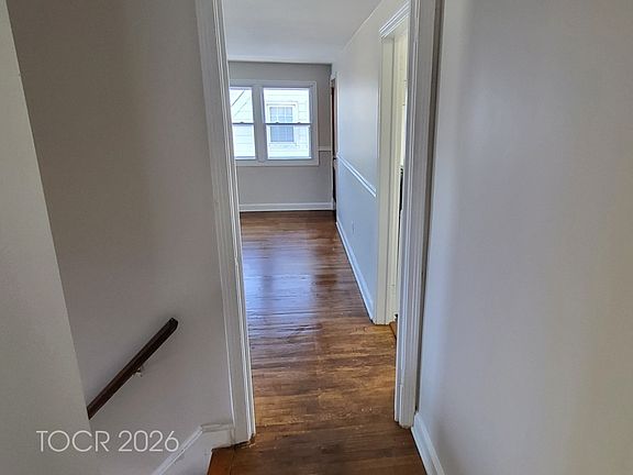 3rd image of 689 Godwin Ave Floor 2