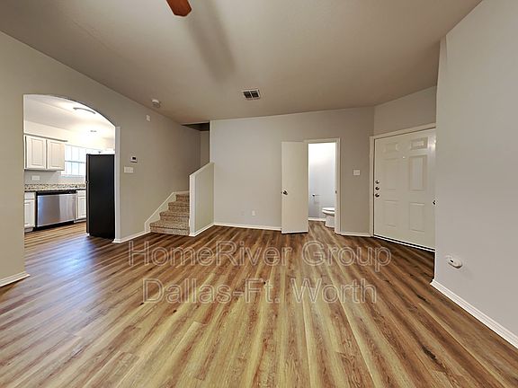 3rd image of 144 Creek Cove Dr