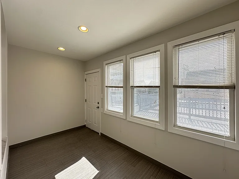 3050 N Milwaukee Ave #R3 — Photo 11