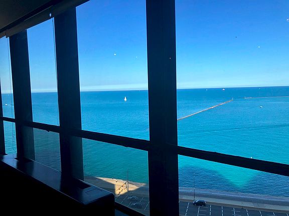 5th image of 910 N Lake Shore Dr APT 1715