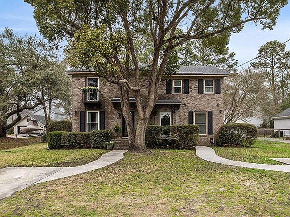 2nd image of 1668 Pinckney Park Dr