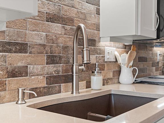 5th image of 32691 Garibaldi Dr #220