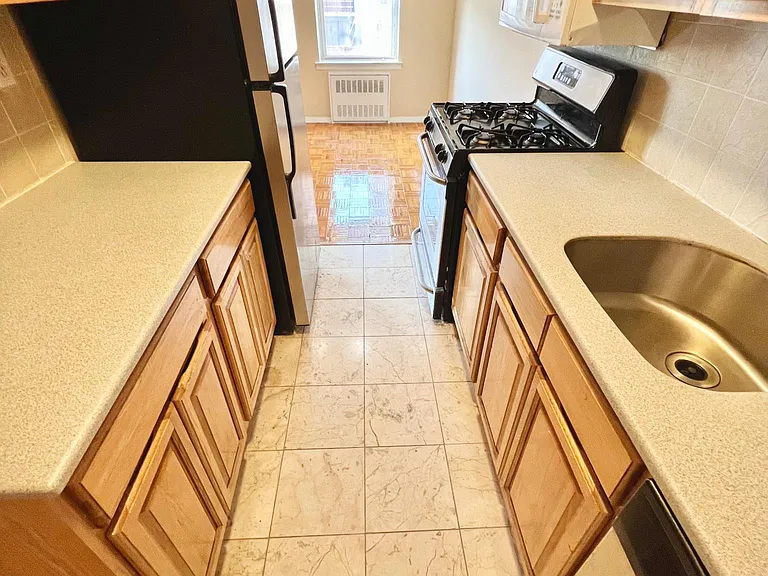 4430 Douglaston Pkwy #3K — Photo 14