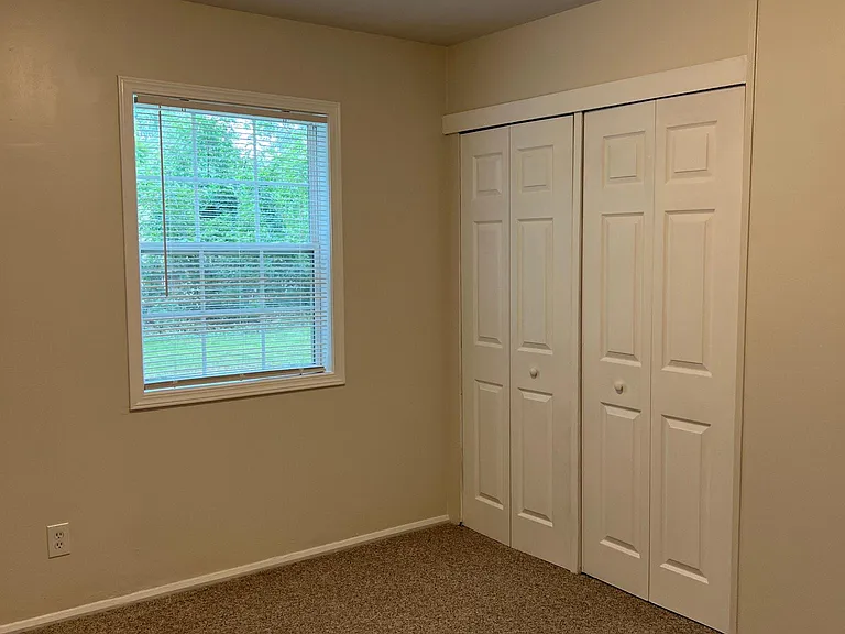 915 Shumway Ave — Photo 15