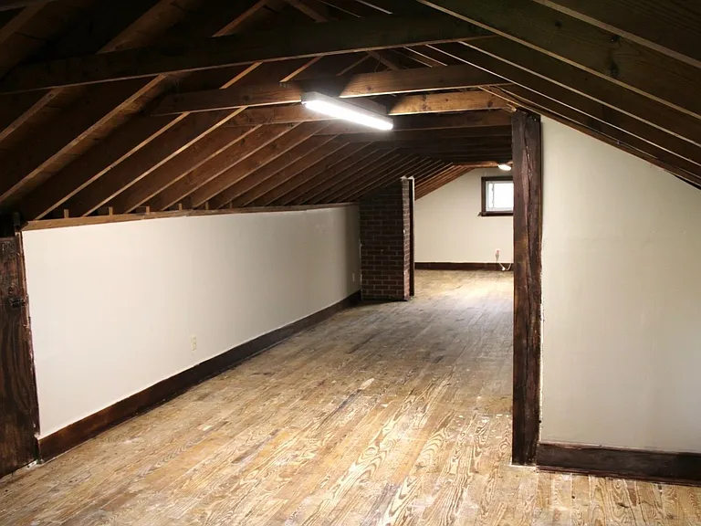 692 Brookdale Dr — Photo 17
