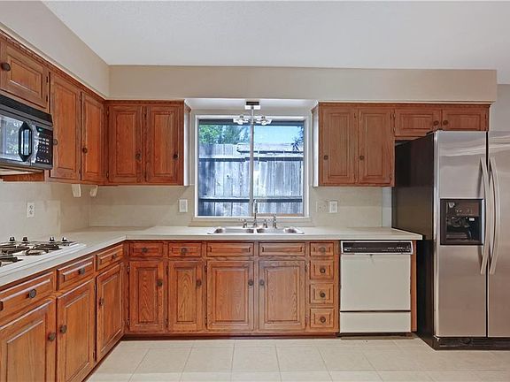 3rd image of 626 Flamingo Way