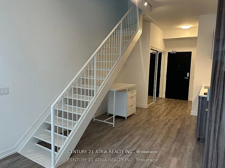 77 Shuter St #725 — Photo 15
