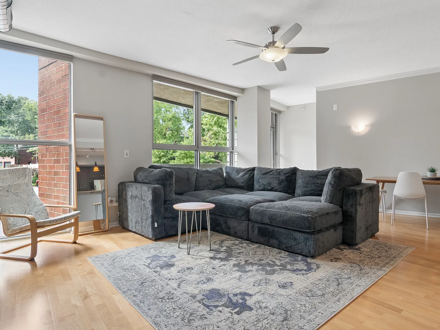 1 bed, 964 sqft, $3,500 — Photo 3