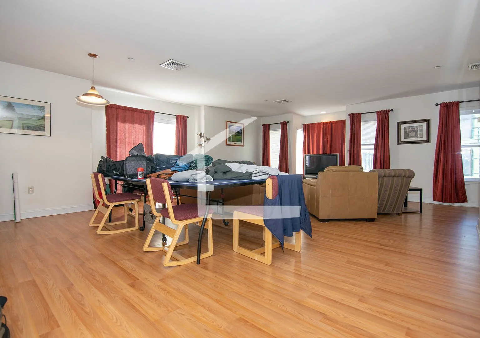 Charming 3 Bedroom-NO Broker Fee — Photo 1