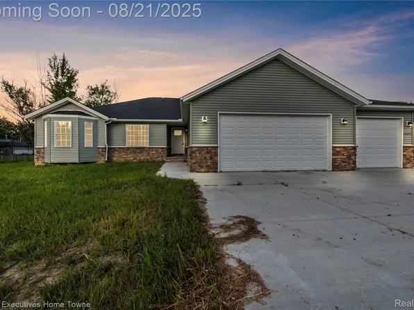 4429 River Rd, East China Township, MI 48054