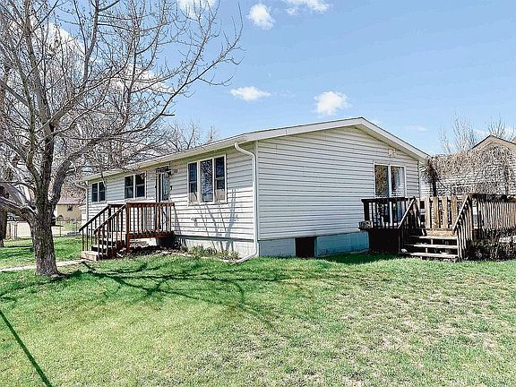 2nd image of 703 8th St