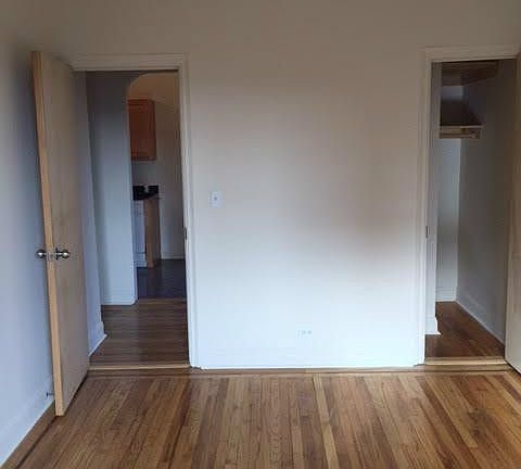 5th image of 639 W 204th St APT 4F