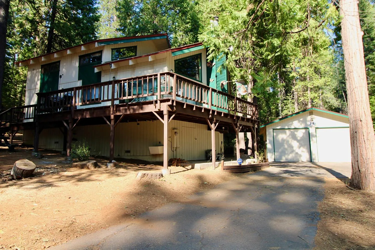 1937 Tamarack Dr photo 1