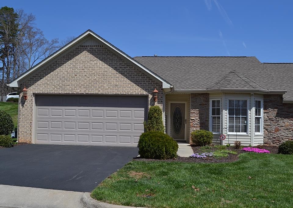 1st image of 103 Charles Towne Dr