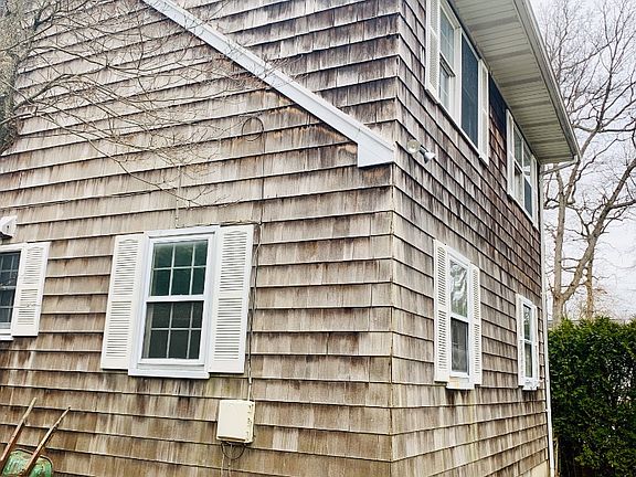 4th image of 96 Horton St