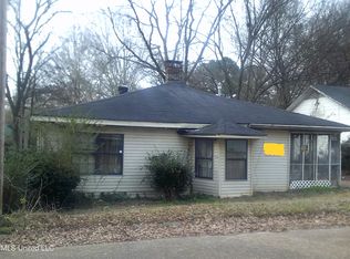 1135 S Mound St, Grenada, MS 38901