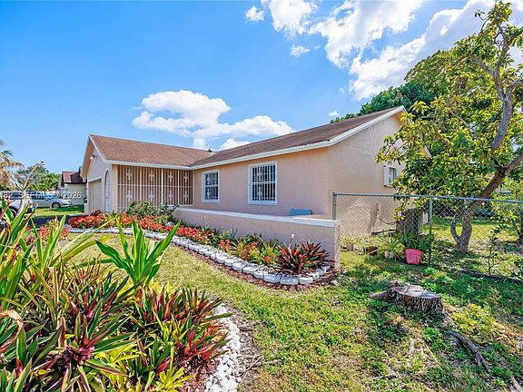 2nd image of 13872 SW 285th St