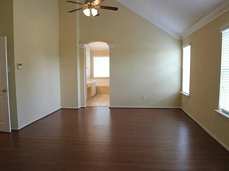 4614 Forest Home Dr — Photo 15