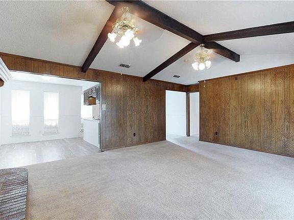 3rd image of 107 S Crestwood Blvd
