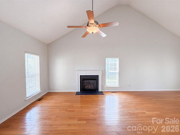 3rd image of 209 Silver Birch Ln