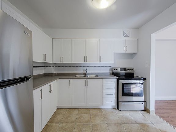 4th image of 77 Huron Heights Dr