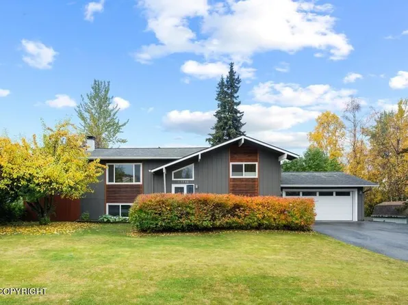 17748 Kantishna Dr, Eagle River, AK 99577