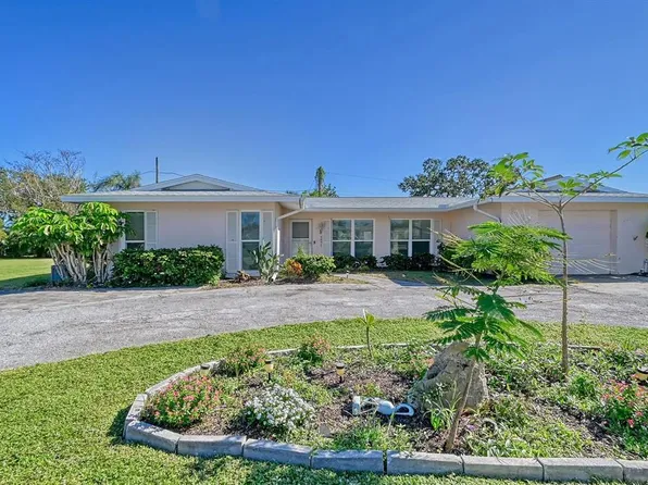 2488 Breakwater Cir, Sarasota, FL 34231
