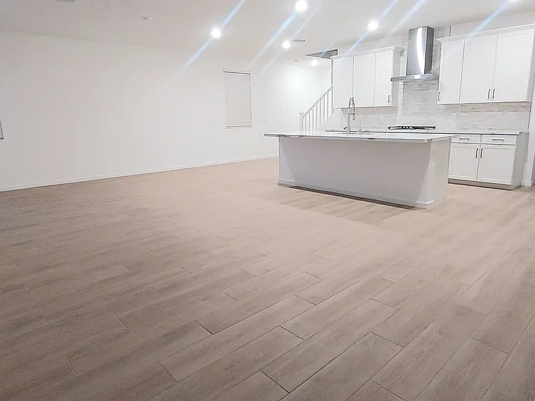 2448 W Maximo Way — Photo 11