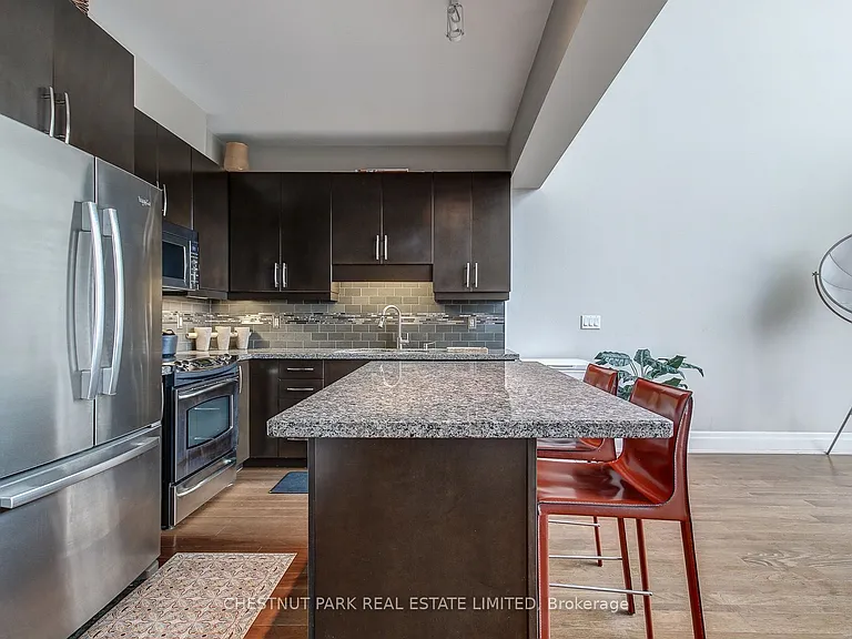 2 Fieldway Rd #Penthouse 05 — Photo 5