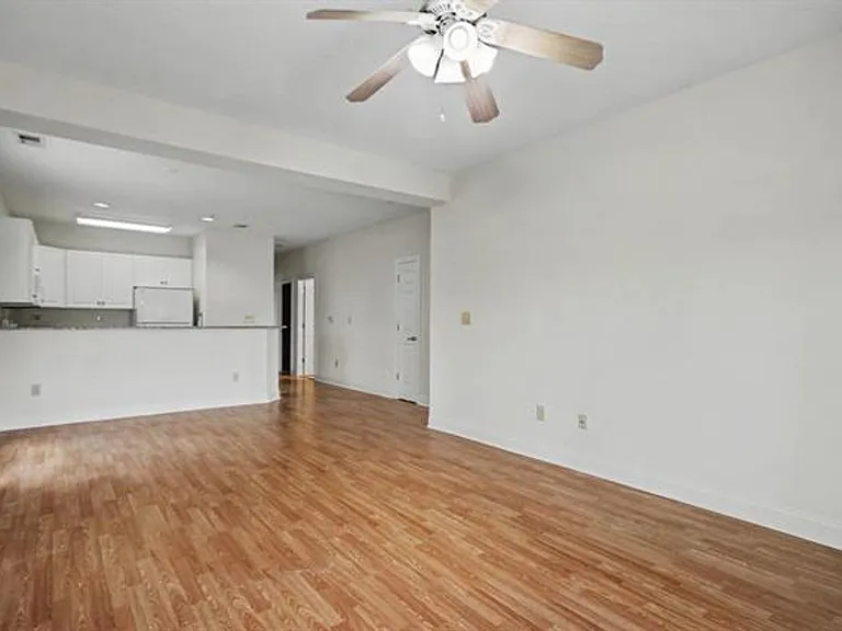 104 Cypress Point Ct #106A — Photo 9