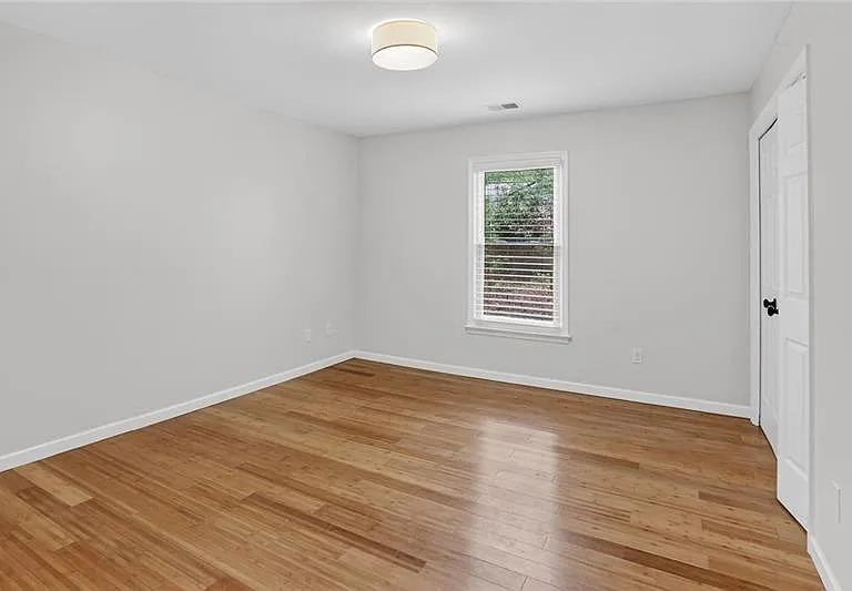 1929 Cooper Landing Dr SE — Photo 15