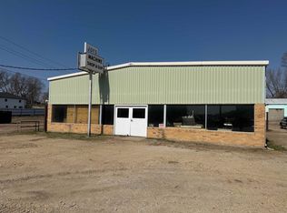 512 W 14th St, Falls City, NE 68355