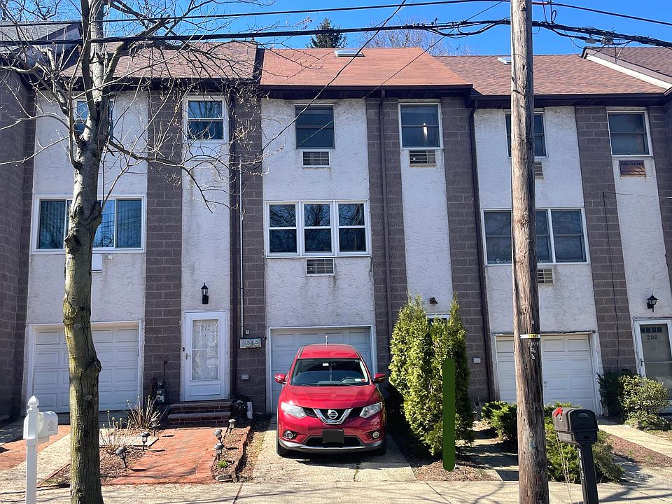 1st image of 210 Ward Ave