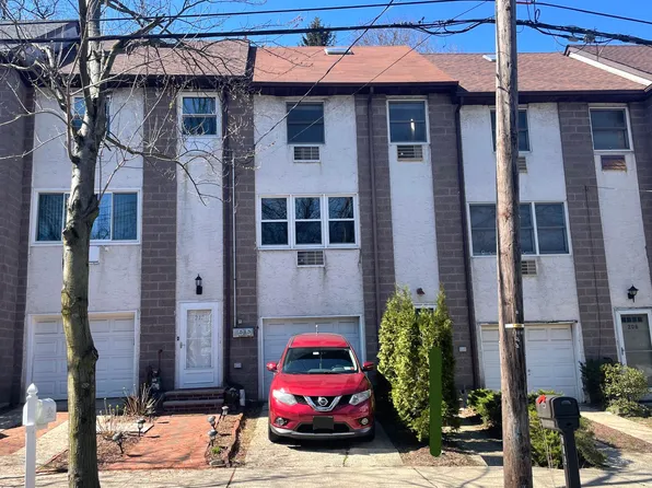210 Ward Ave, Staten Island, NY 10304