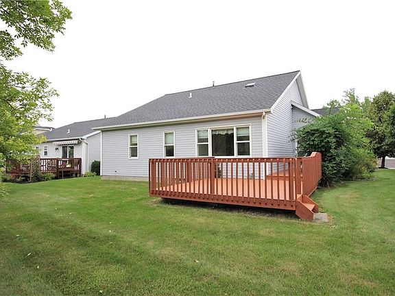 3rd image of 20 Foxtail Ln