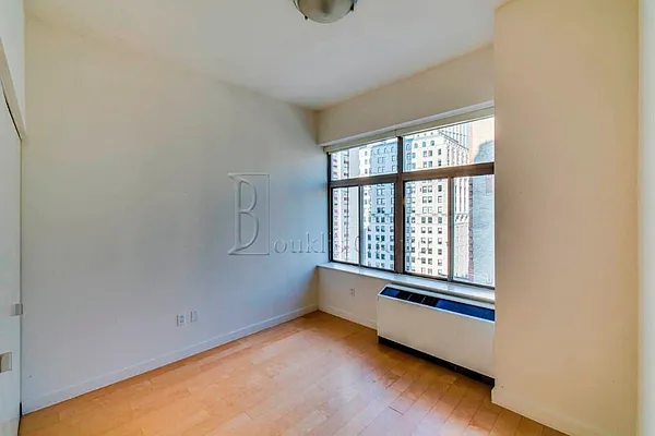 Rented by Bouklis Group | media 16