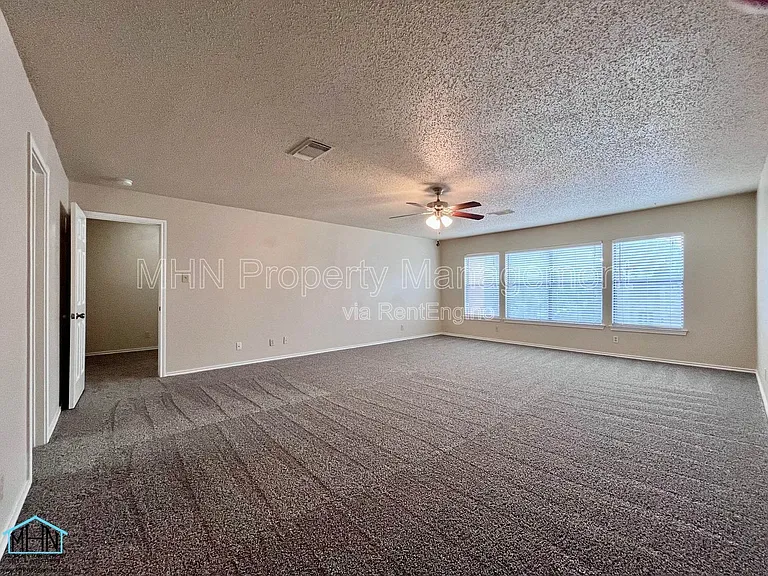8143 Chestnut Manor Dr — Photo 20