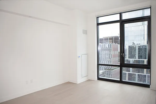 Rented by The Dermot Realty Management Company | media 31