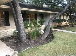 106 William Classen Dr, Hollywood Park, TX 78232